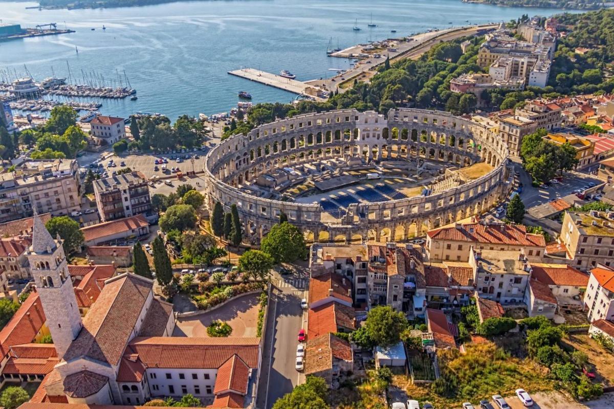 Hotel Toni In Pula - Istrien Exterior foto